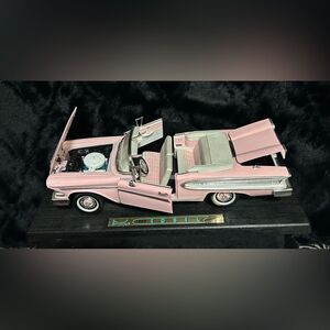 Used 1958 EDSEL CITATION CONVERTIBLE by Road Legends 1:18 Die Cast no box